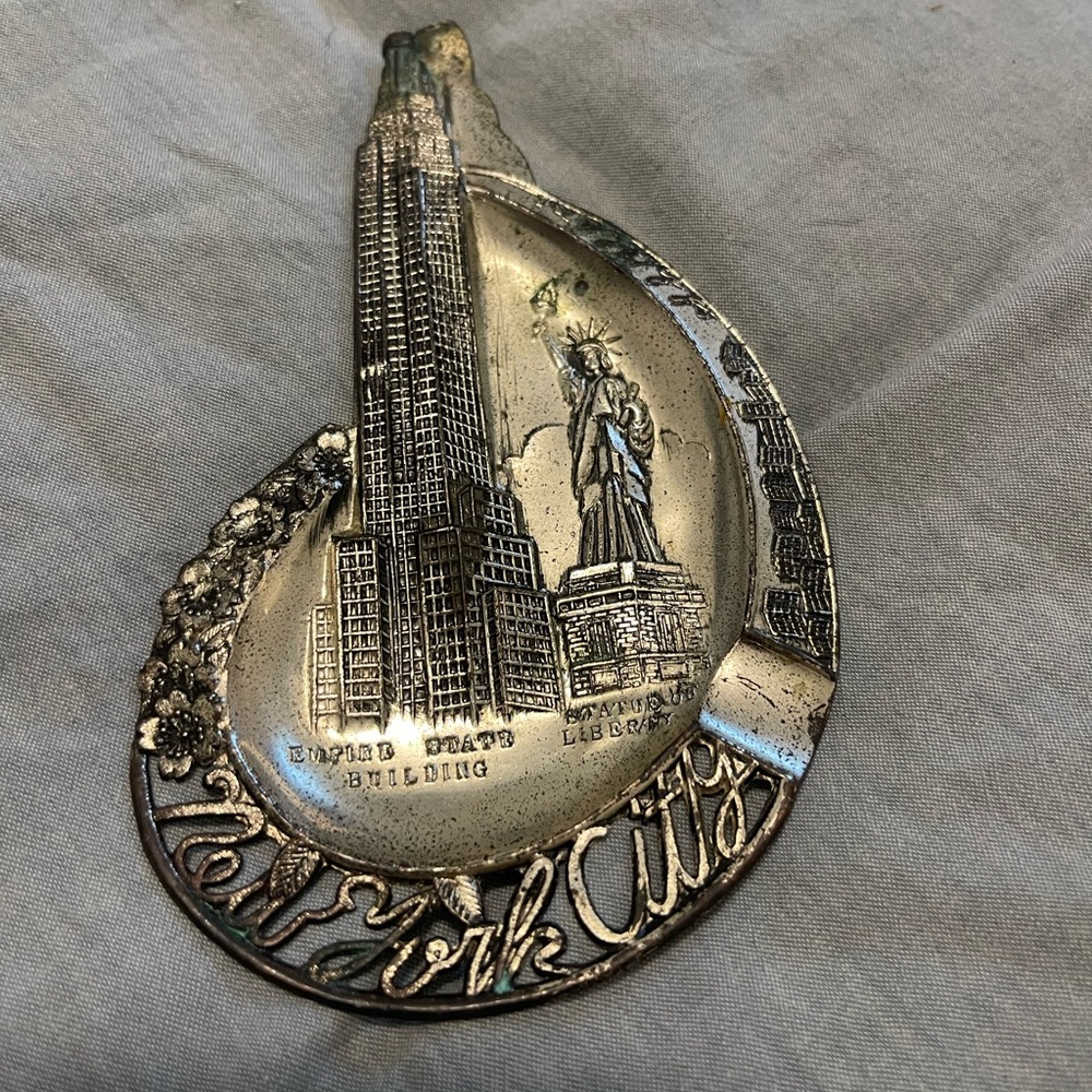 1950’s New York City Souvenir Ashtray or Spoon Rest